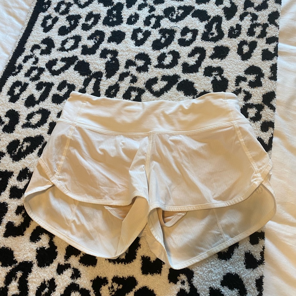 LULULEMON WHITE SPEED SHORT (ORIGINAL)